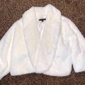 White Fluffy Park & Main Jacket